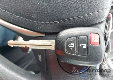 2015 Toyota Rav4 Le z USA, uszkodzony, nr VIN JTMZFREV3FD061374